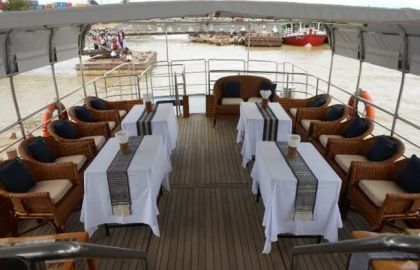dora river cruise 3